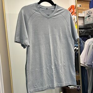 LIKE NEW lululemon metal vent tech